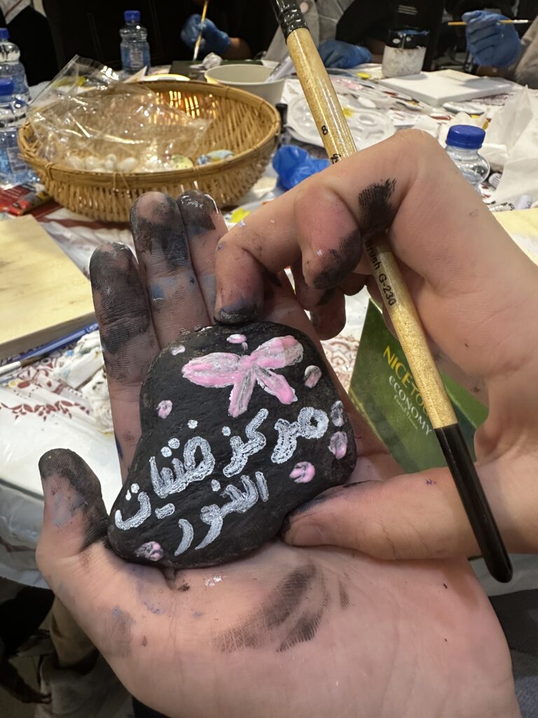 فن الرسم على الحصى
