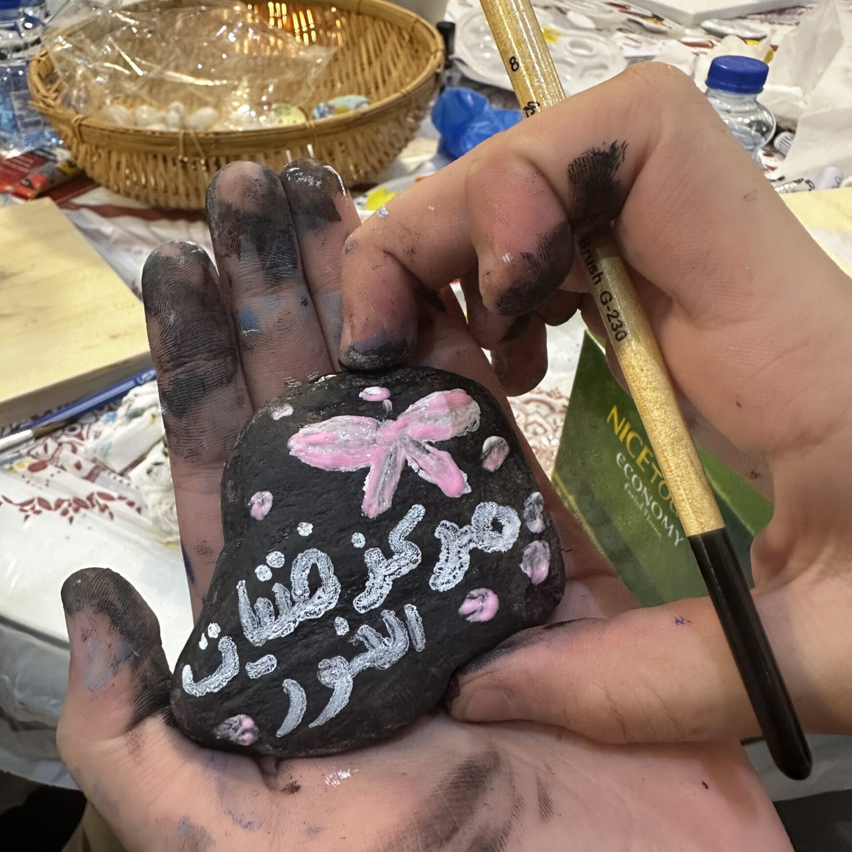 فن الرسم على الحصى